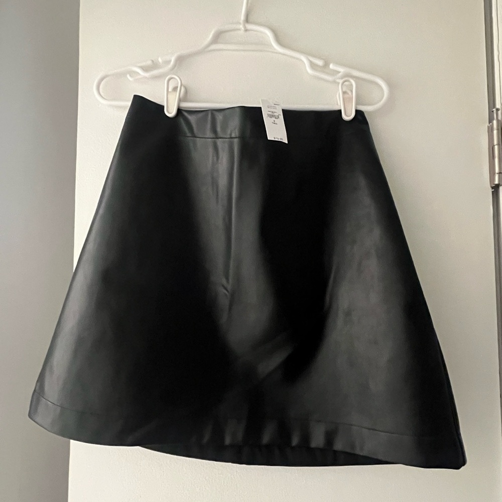 NWT Gap Faux leather mini skirt 6tall